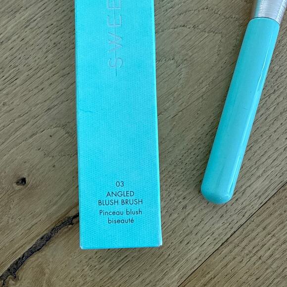 Sweed Blush Brush Angled 03 - Picture 2 of 2